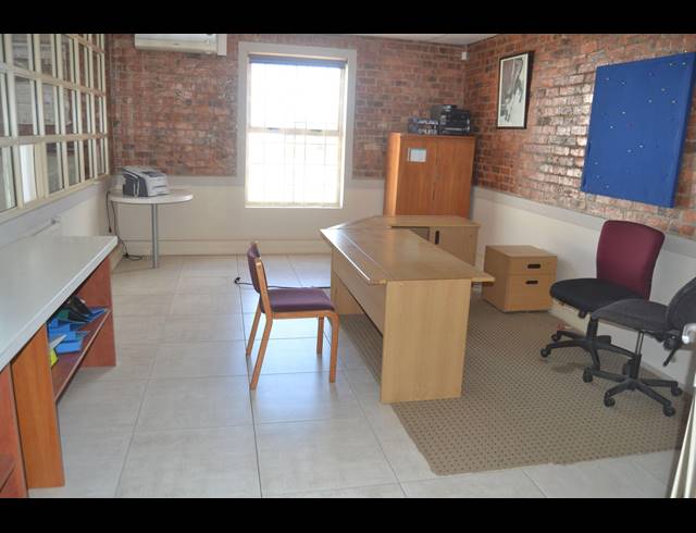 650M² WAREHOUSE FOR SALE IN KILLARNEY GARDENS